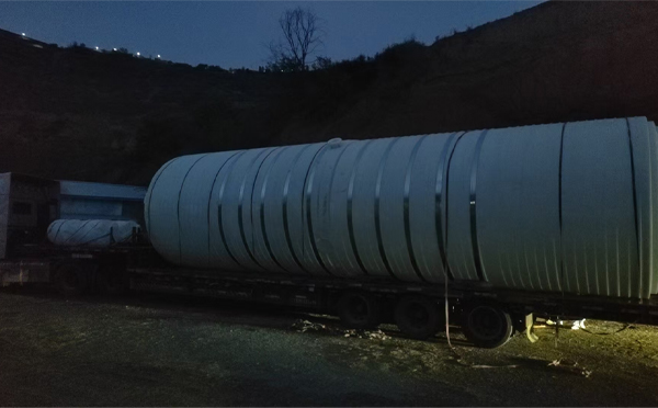 靖远圆桶运输途中