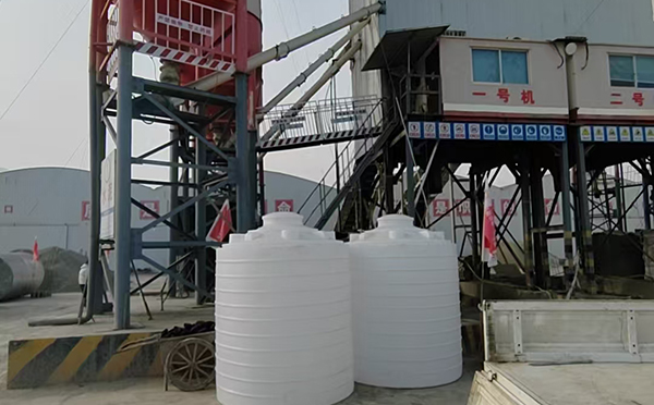 靖远立式运输桶交付案例｜全新PE材质 · 多行业适配 · 批量稳定供应