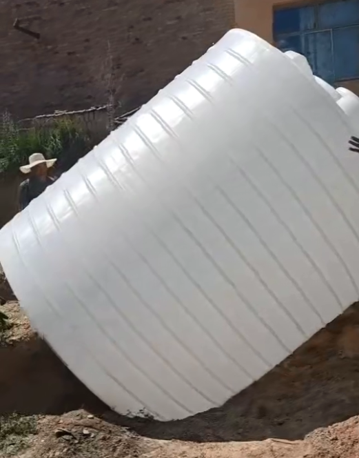 PE靖远塑料大桶批量交付案例：满足多行业储运需求的可靠容器方案